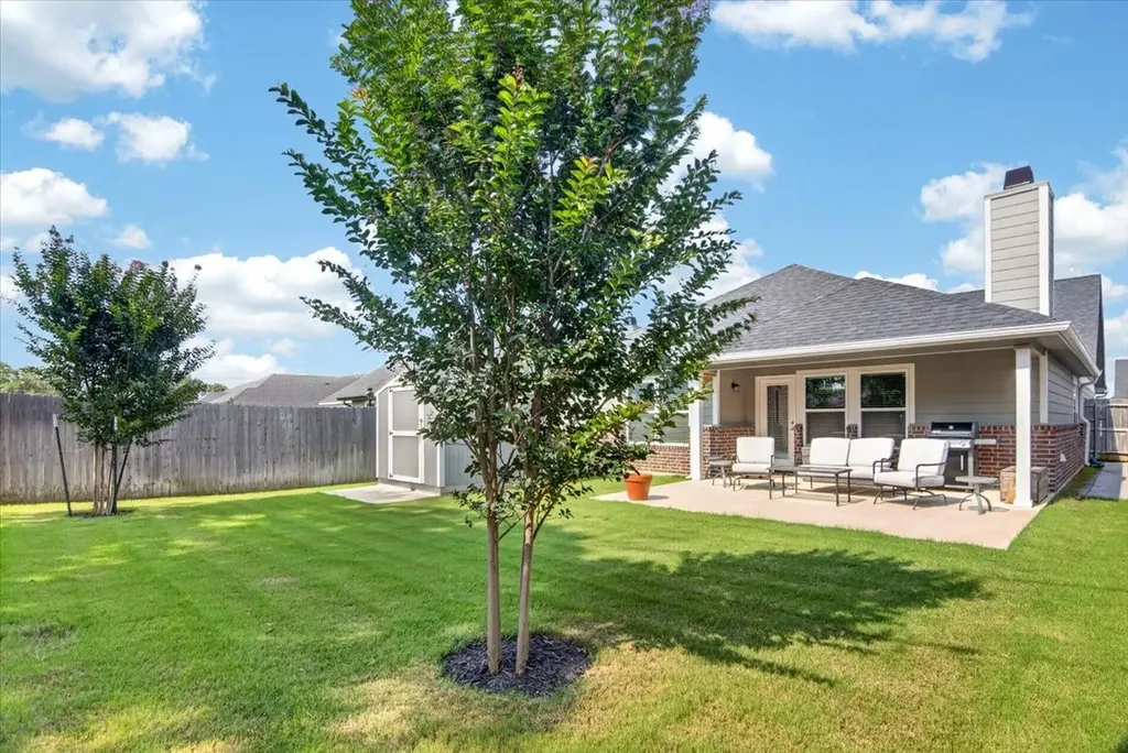 422 Travis Drive Mcgregor TX 76657