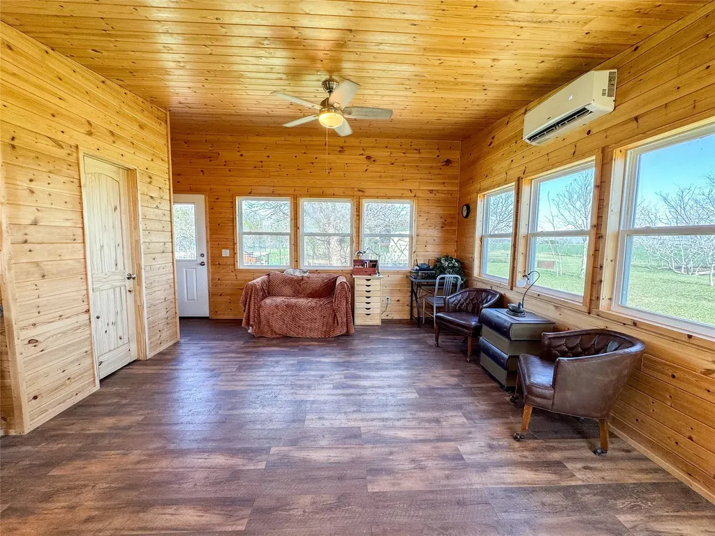 1209 Taylor Avenue Rule TX 79547