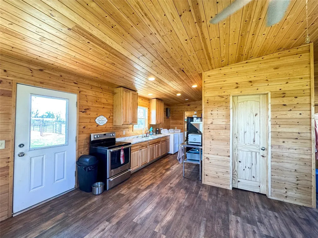 1209 Taylor Avenue Rule TX 79547