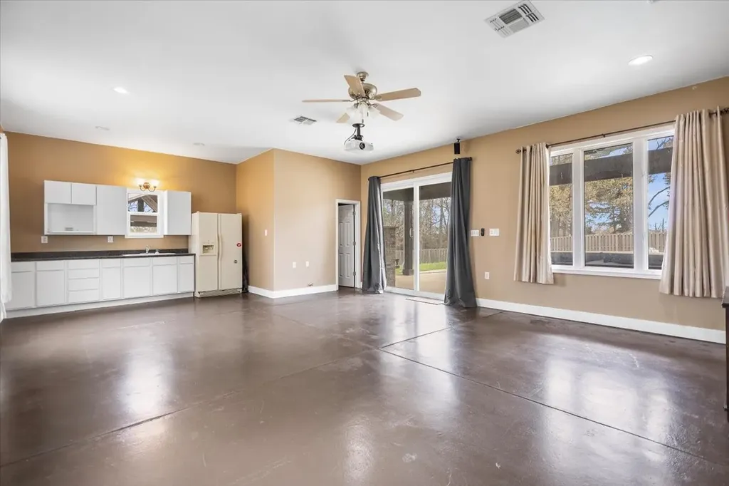 1609 Old Nacogdoches Road Henderson TX 75654