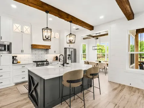 205 Oak Creek Drive Tool TX 75143
