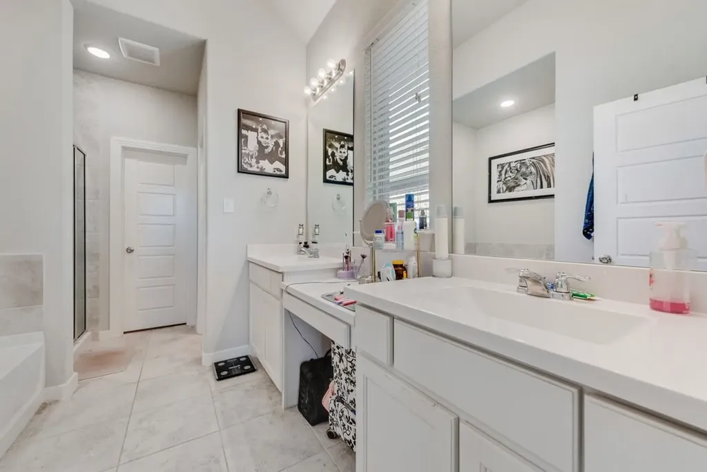1308 E Swan Trail Argyle TX 76226