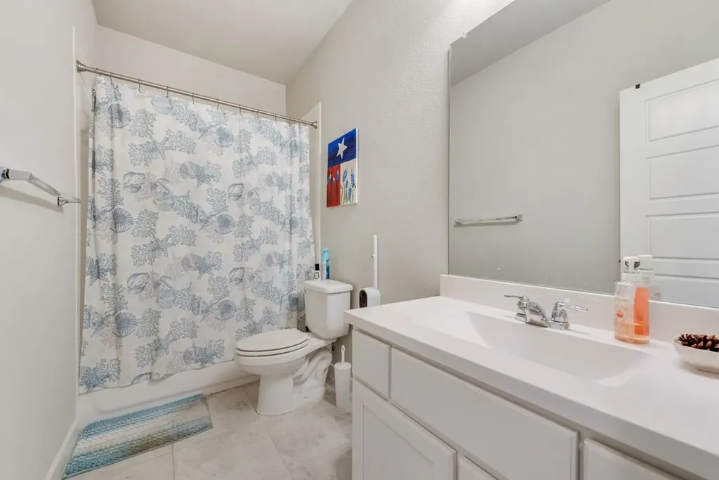 1308 E Swan Trail Argyle TX 76226