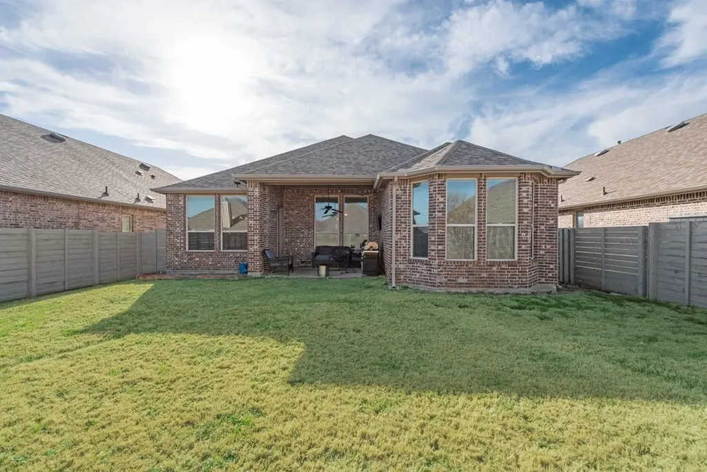 1308 E Swan Trail Argyle TX 76226