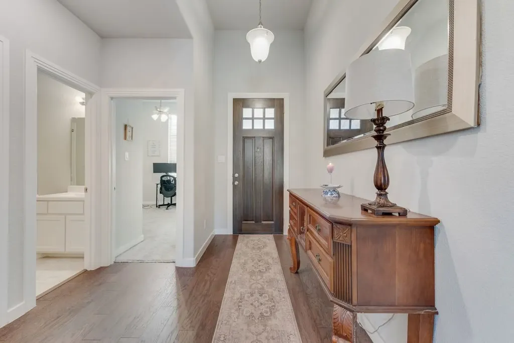 1308 E Swan Trail Argyle TX 76226