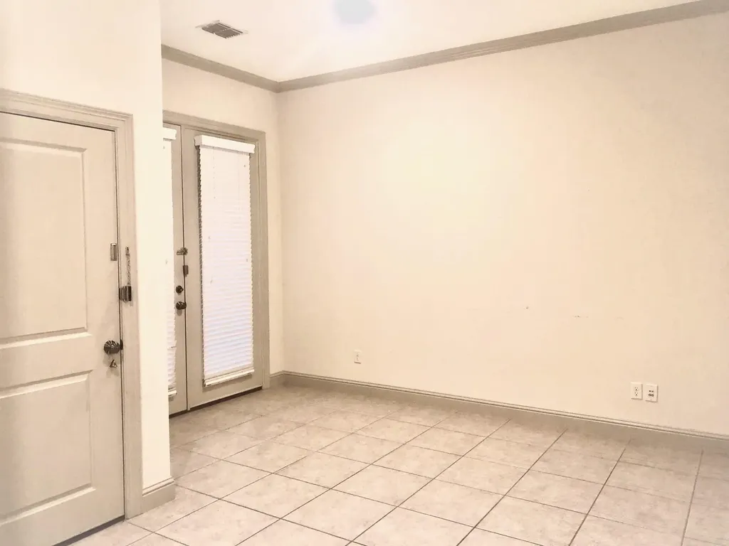 10555 Steinbeck Lane Irving TX 75063