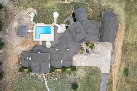 11254 Farm Road 195 Paris TX 75462