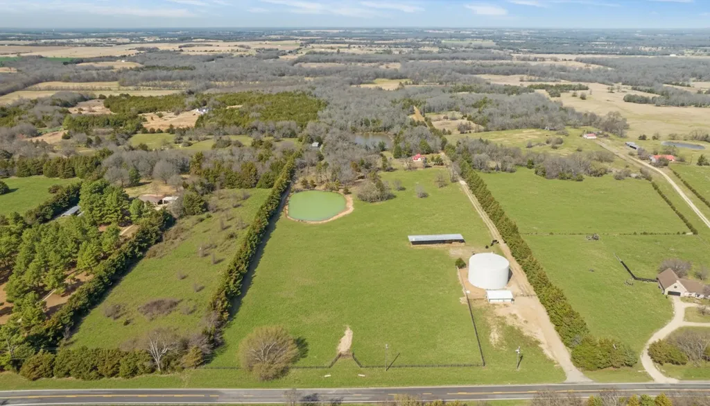 1602 Farm Road 1510 Brookston TX 75421
