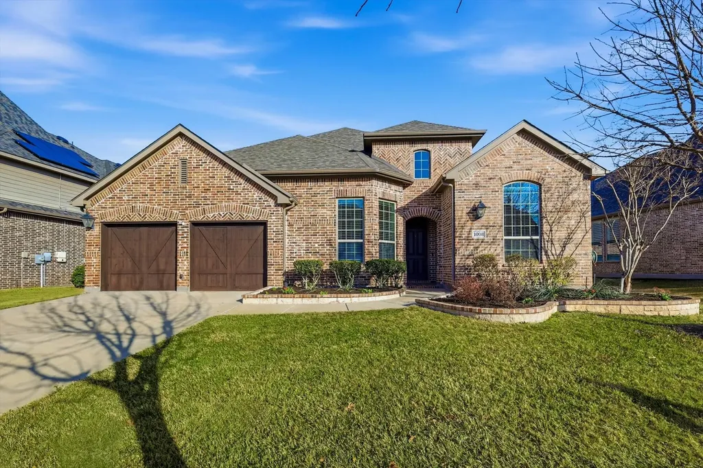 Roanoke TX, 1008 W Bluff Way