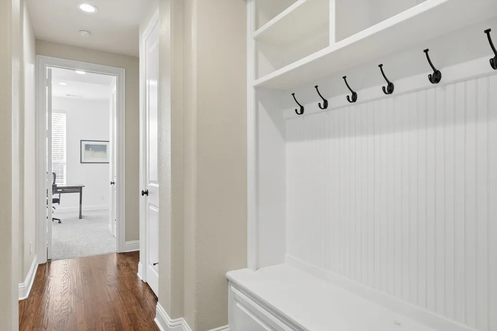 1008 W Bluff Way Roanoke TX 76262
