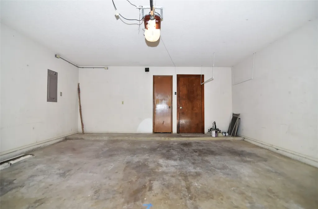 100 Morrow Drive Bedford TX 76021