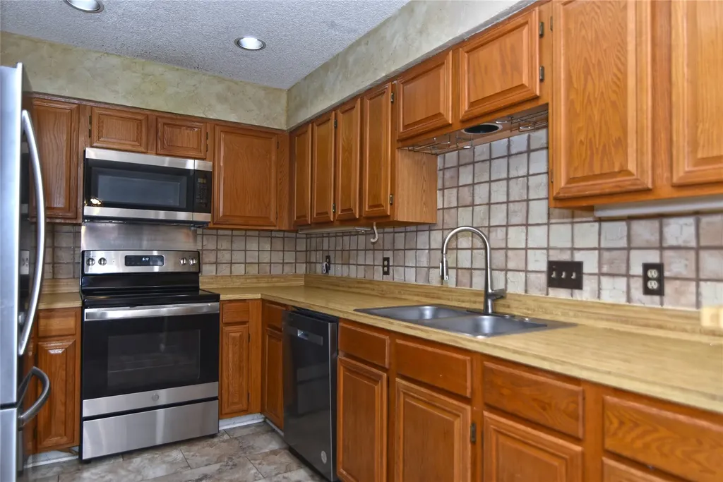 100 Morrow Drive Bedford TX 76021