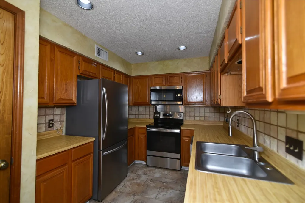 100 Morrow Drive Bedford TX 76021
