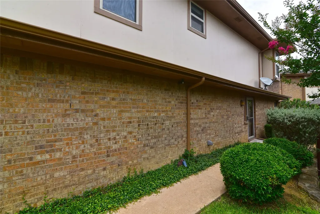 100 Morrow Drive Bedford TX 76021