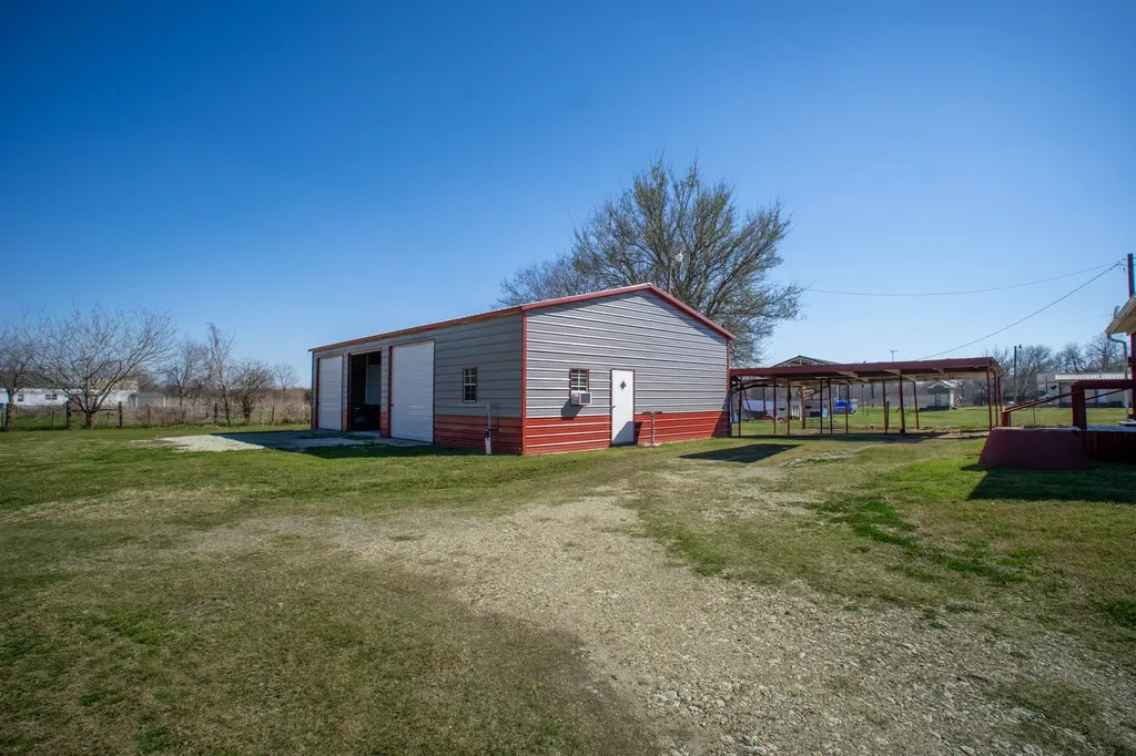 108 S Avenue C Wortham TX 76693