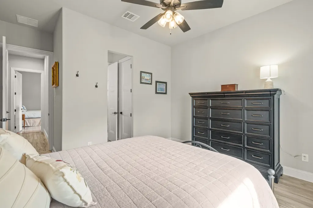 1004 Meadow Wood Terrace Azle TX 76020