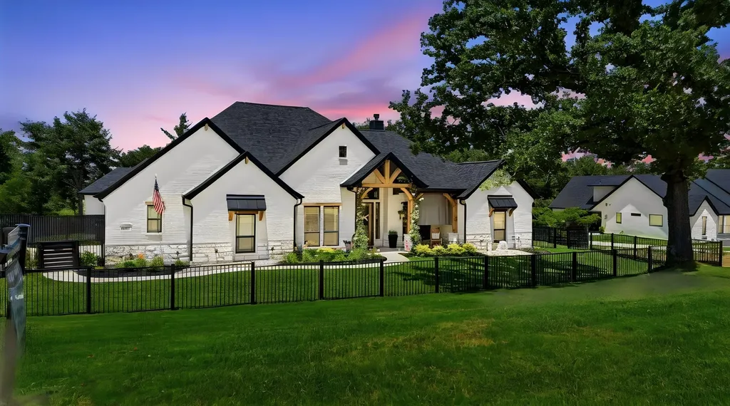 1004 Meadow Wood Terrace Azle TX 76020