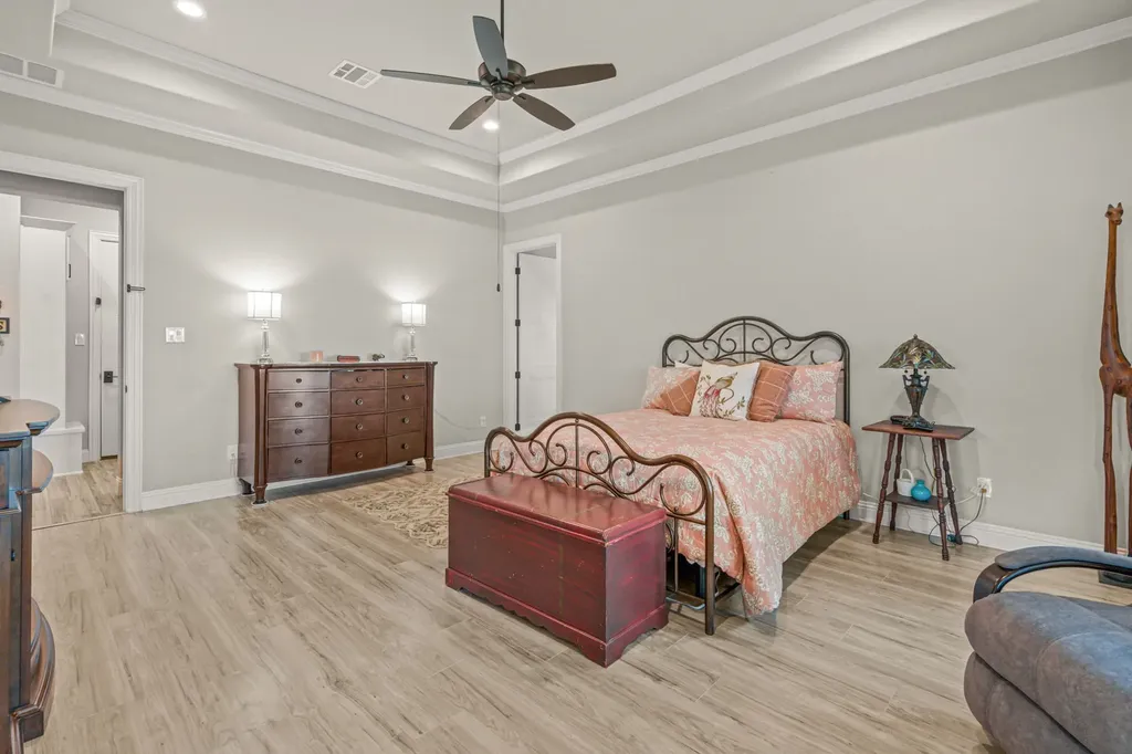 1004 Meadow Wood Terrace Azle TX 76020