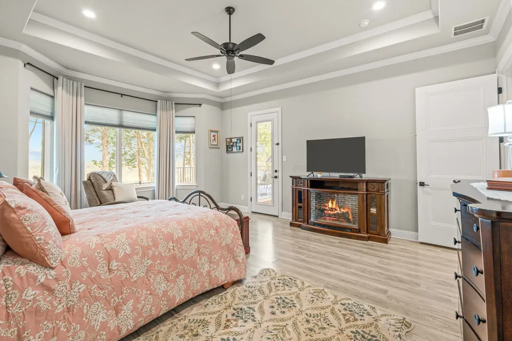 1004 Meadow Wood Terrace Azle TX 76020
