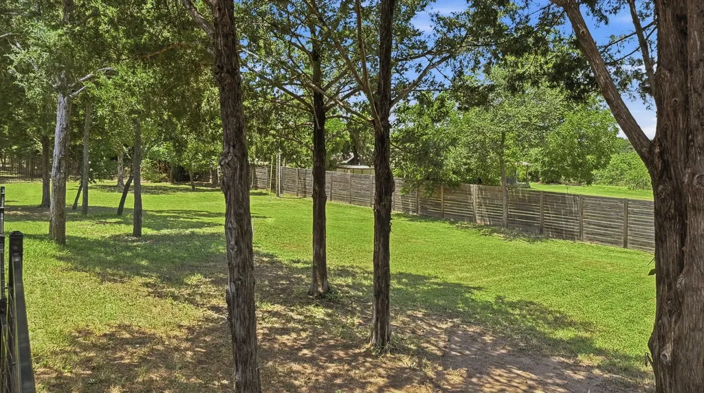 1004 Meadow Wood Terrace Azle TX 76020