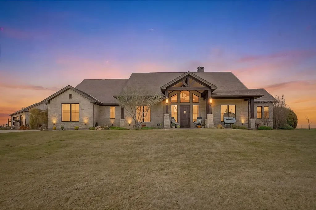 12102 E Rocky Creek Road Crowley TX 76036