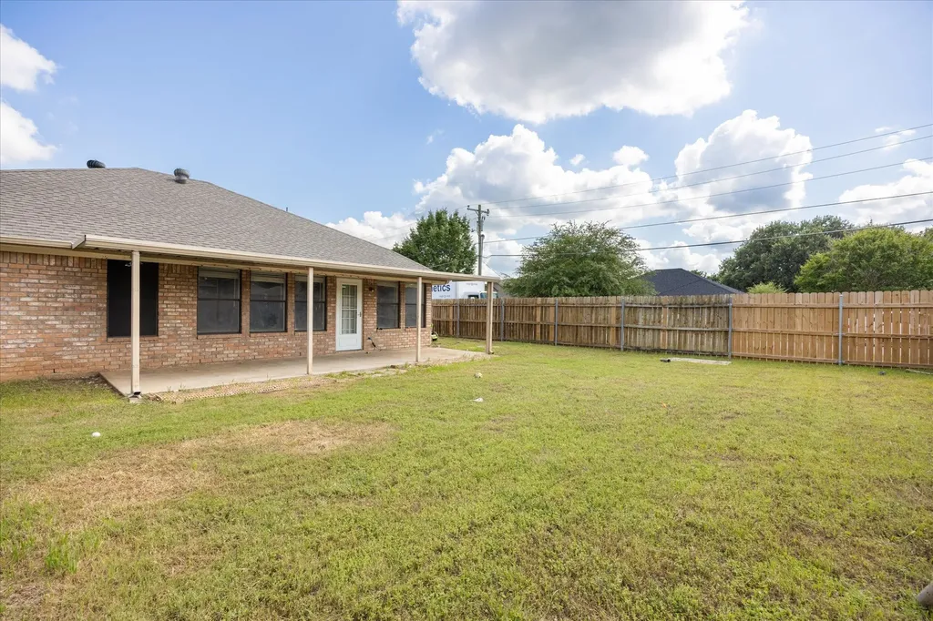 1526 Berry Patch Lane Granbury TX 76048