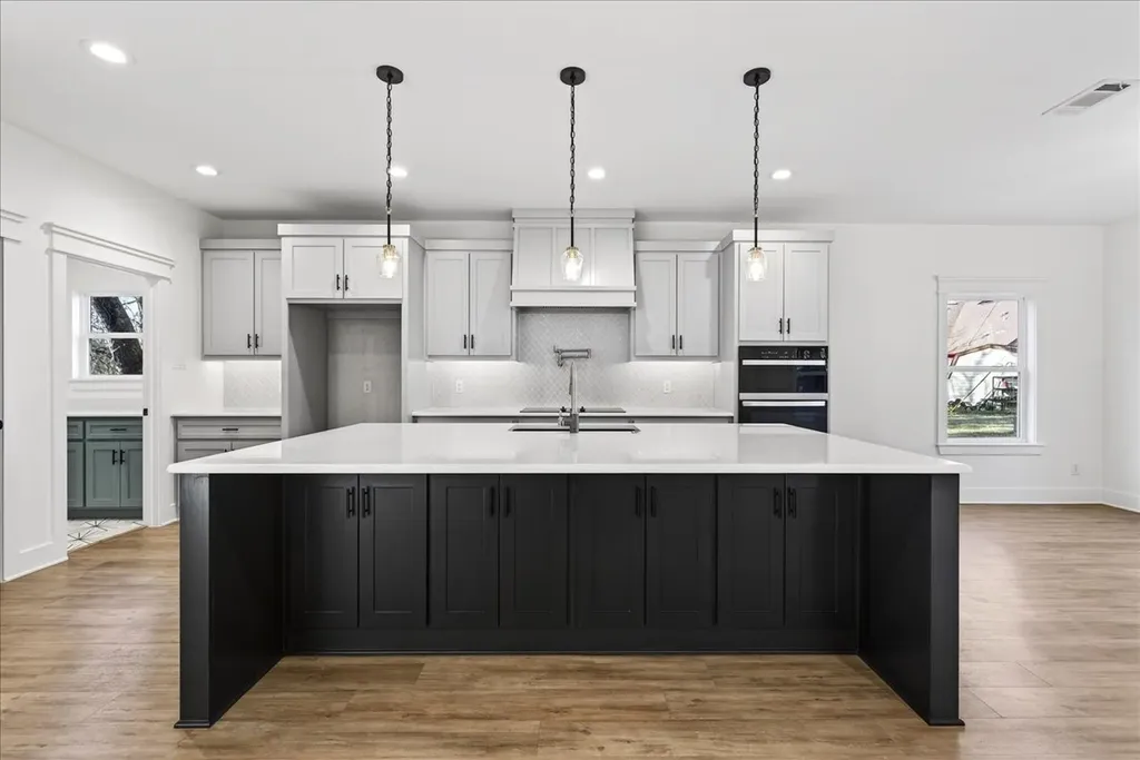 114 Castlewood Road Enchanted Oaks TX 75156