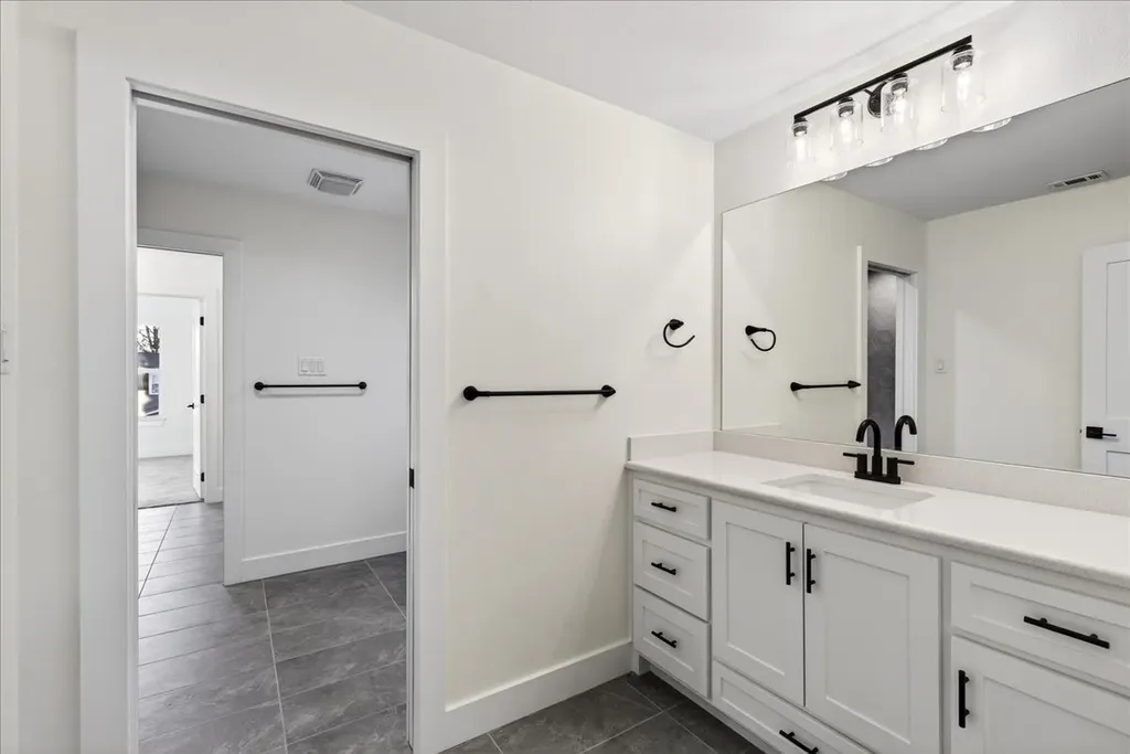 114 Castlewood Road Enchanted Oaks TX 75156