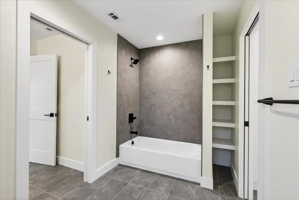 114 Castlewood Road Enchanted Oaks TX 75156