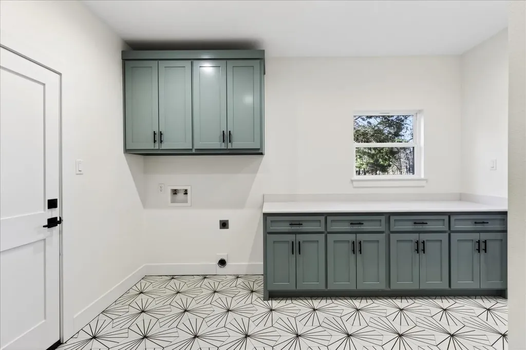114 Castlewood Road Enchanted Oaks TX 75156