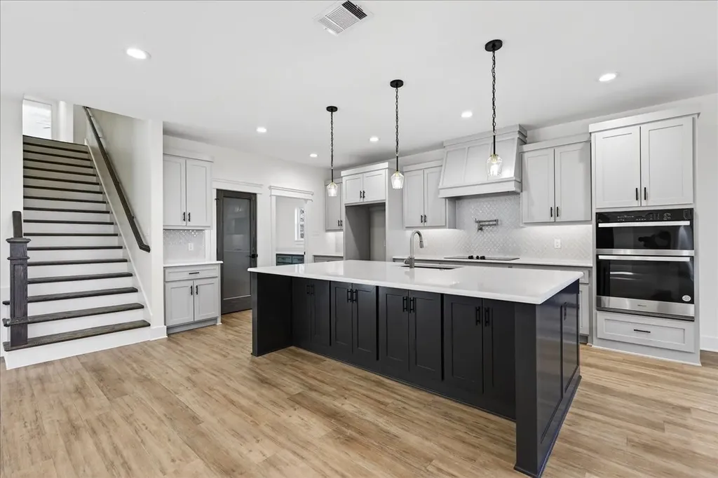 114 Castlewood Road Enchanted Oaks TX 75156