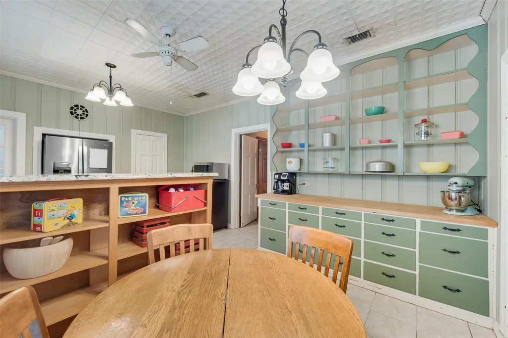 233 E High Street Wills Point TX 75169