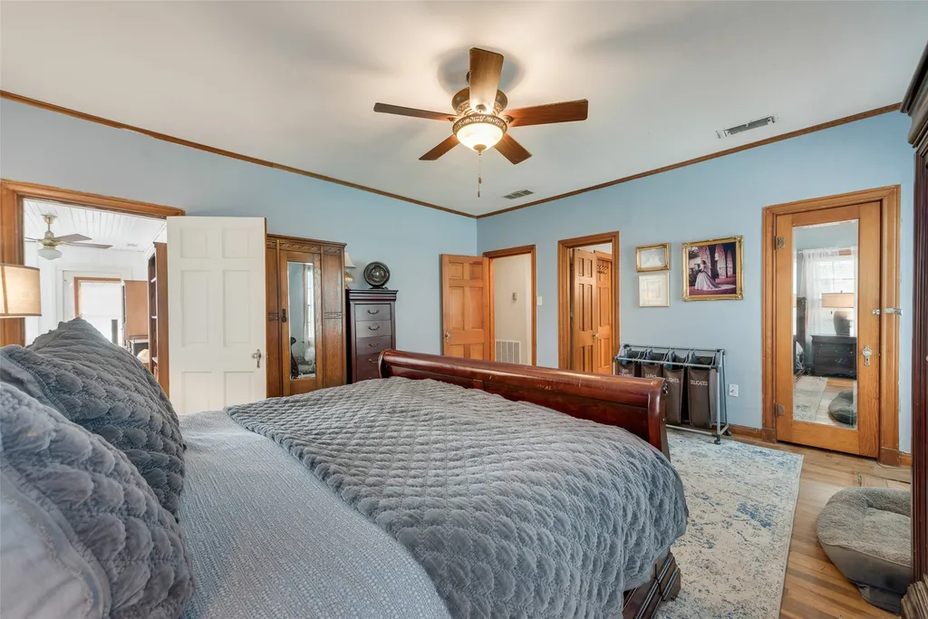 233 E High Street Wills Point TX 75169