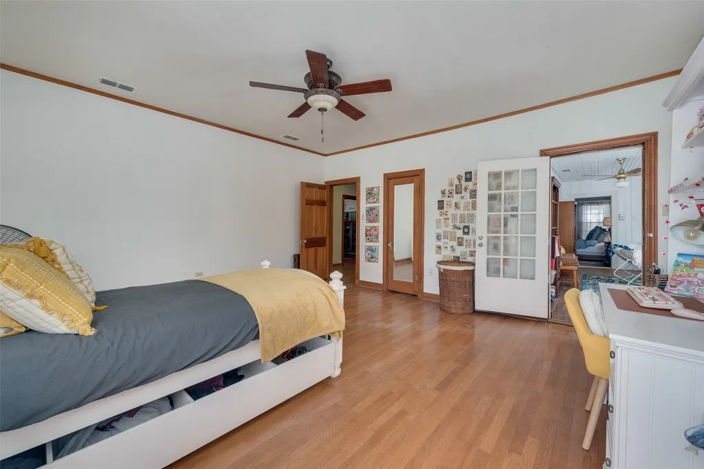 233 E High Street Wills Point TX 75169