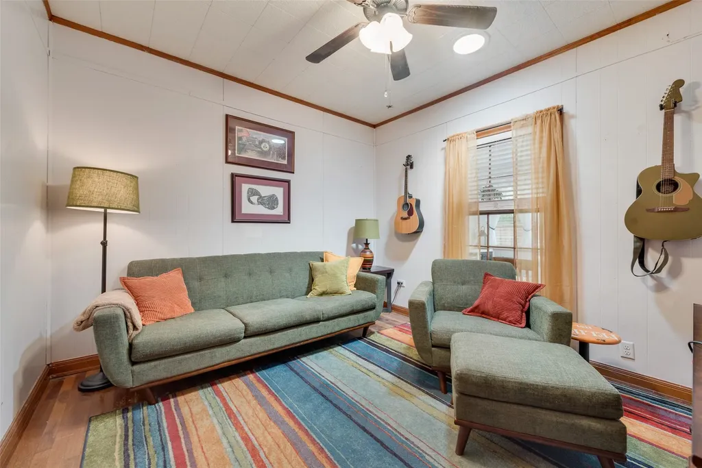 233 E High Street Wills Point TX 75169