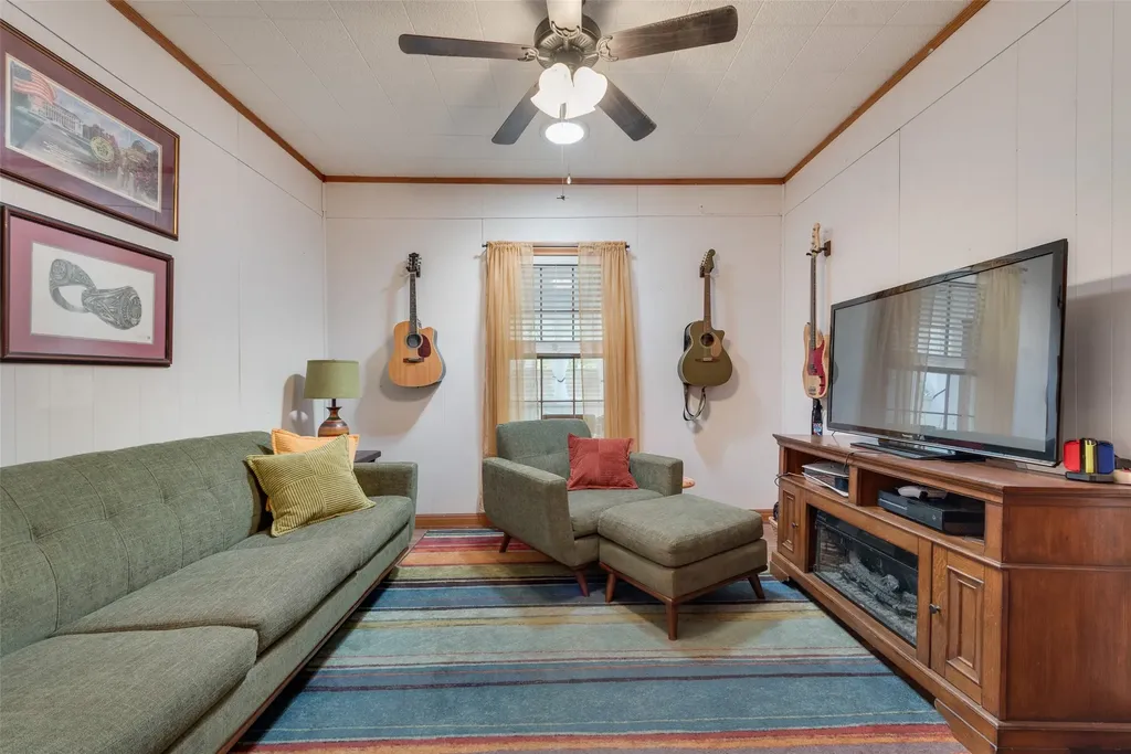 233 E High Street Wills Point TX 75169