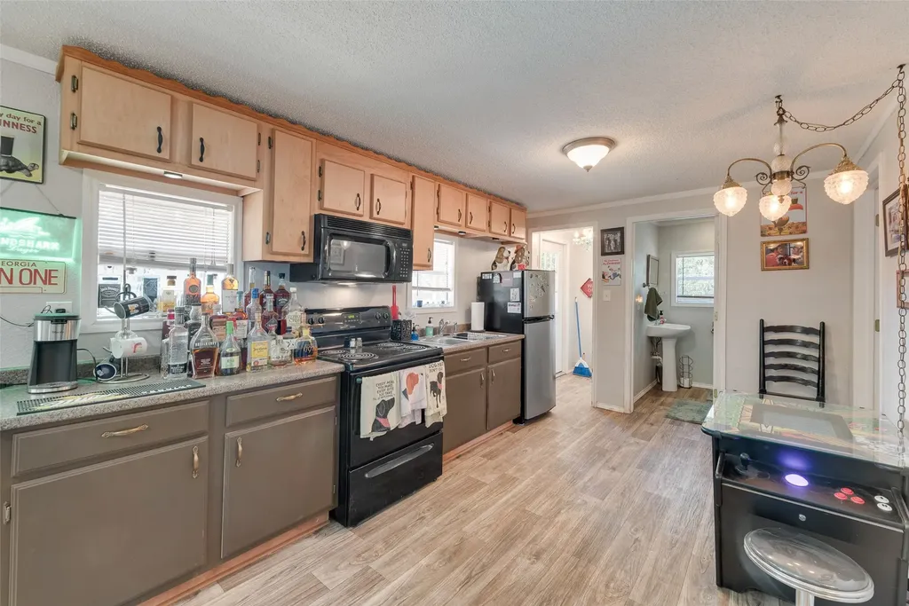 233 E High Street Wills Point TX 75169