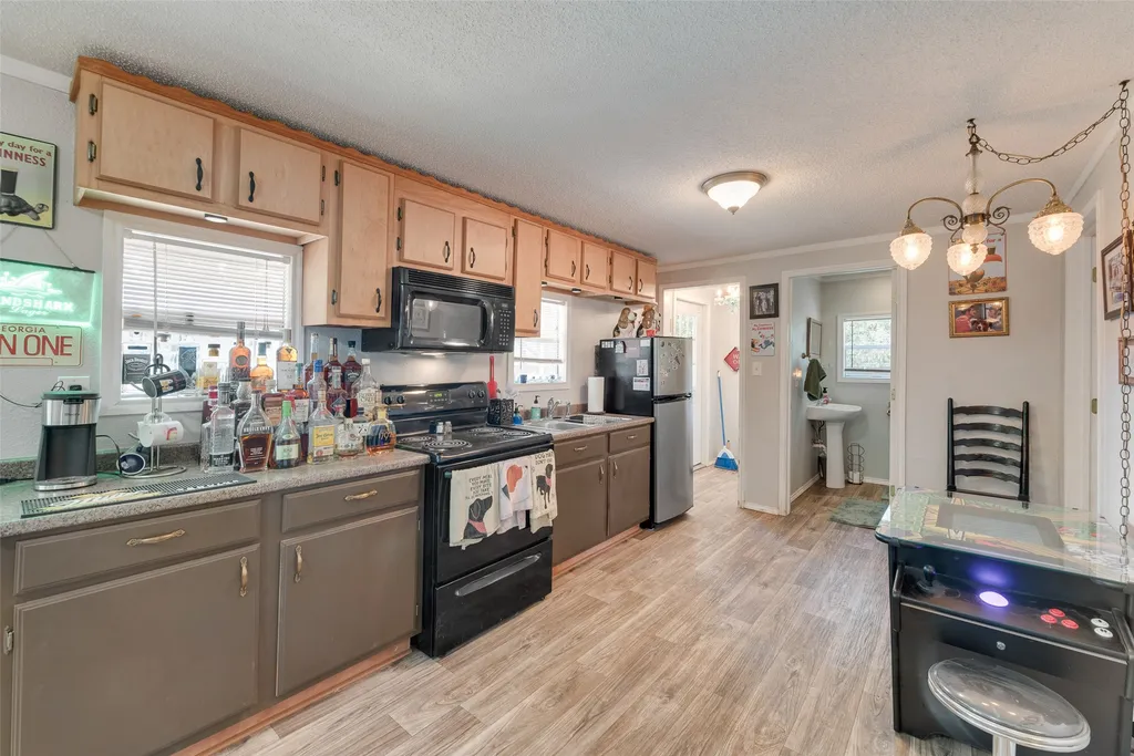 233 E High Street Wills Point TX 75169