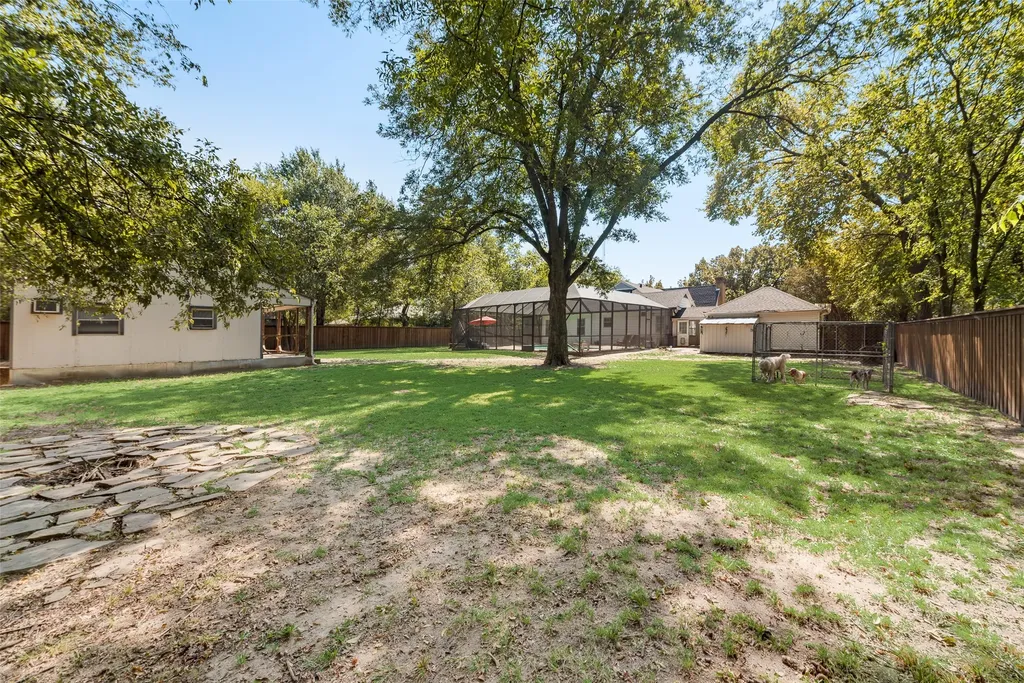 233 E High Street Wills Point TX 75169