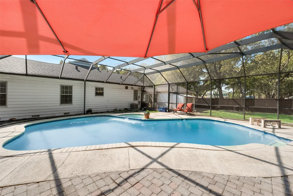 233 E High Street Wills Point TX 75169