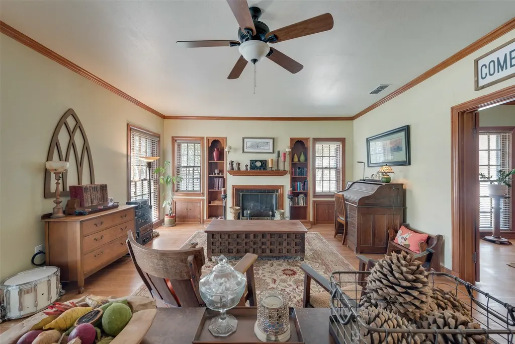 233 E High Street Wills Point TX 75169