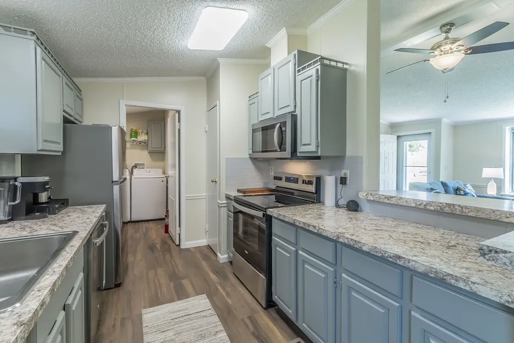 203 Harbor View Court Granbury TX 76048