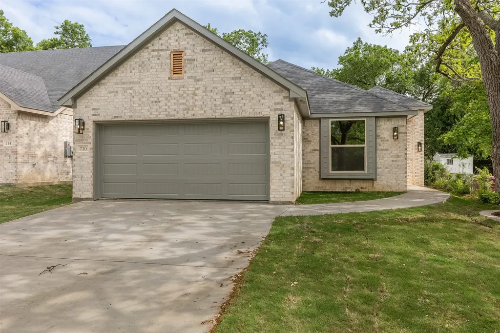 710 E Mcgee Street Sherman TX 75090