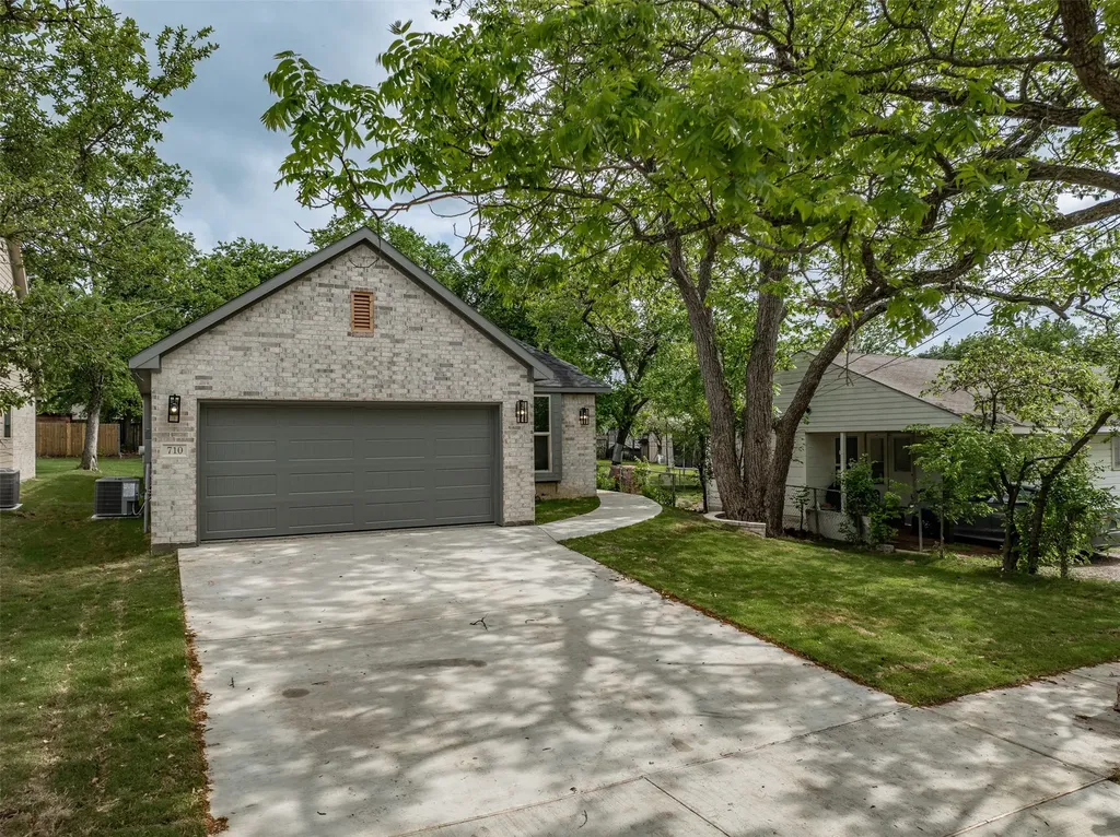 710 E Mcgee Street Sherman TX 75090