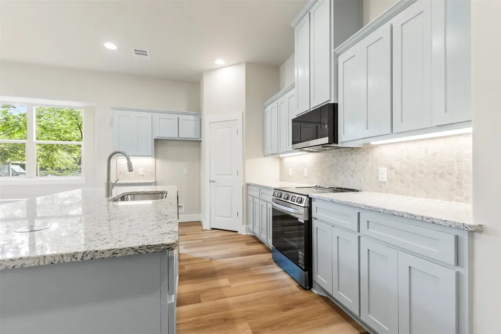 710 E Mcgee Street Sherman TX 75090