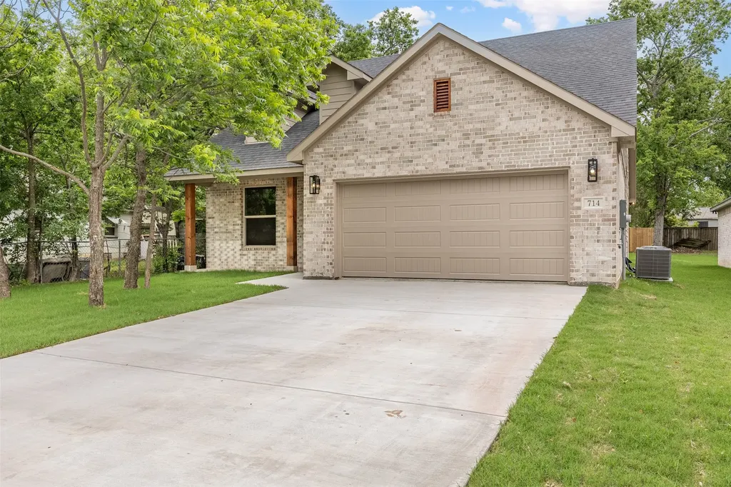 714 E Mcgee Street Sherman TX 75090