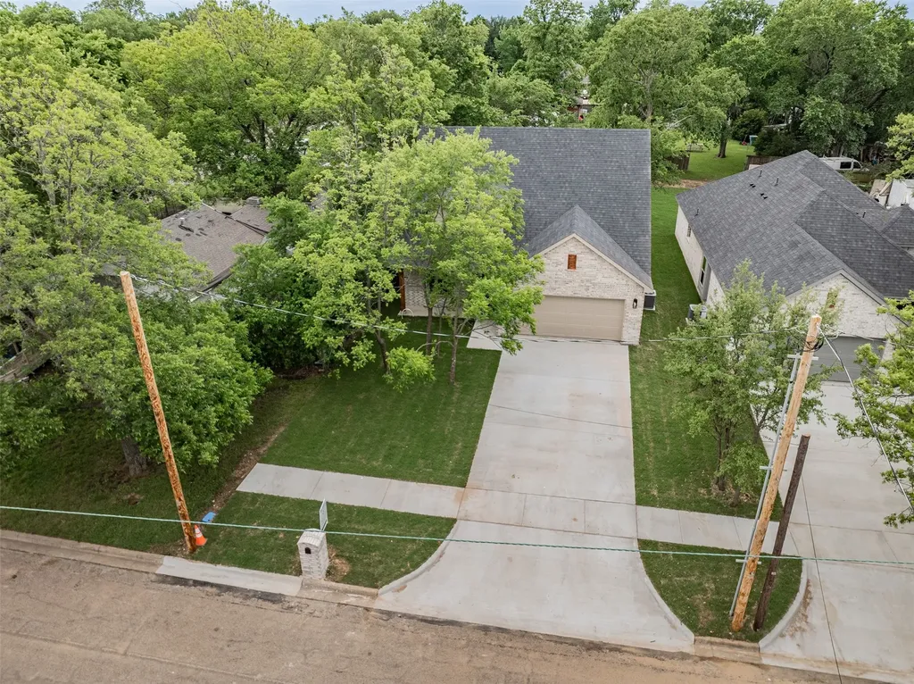 714 E Mcgee Street Sherman TX 75090
