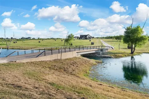 15949 E Us Highway 190 Rogers TX 76569