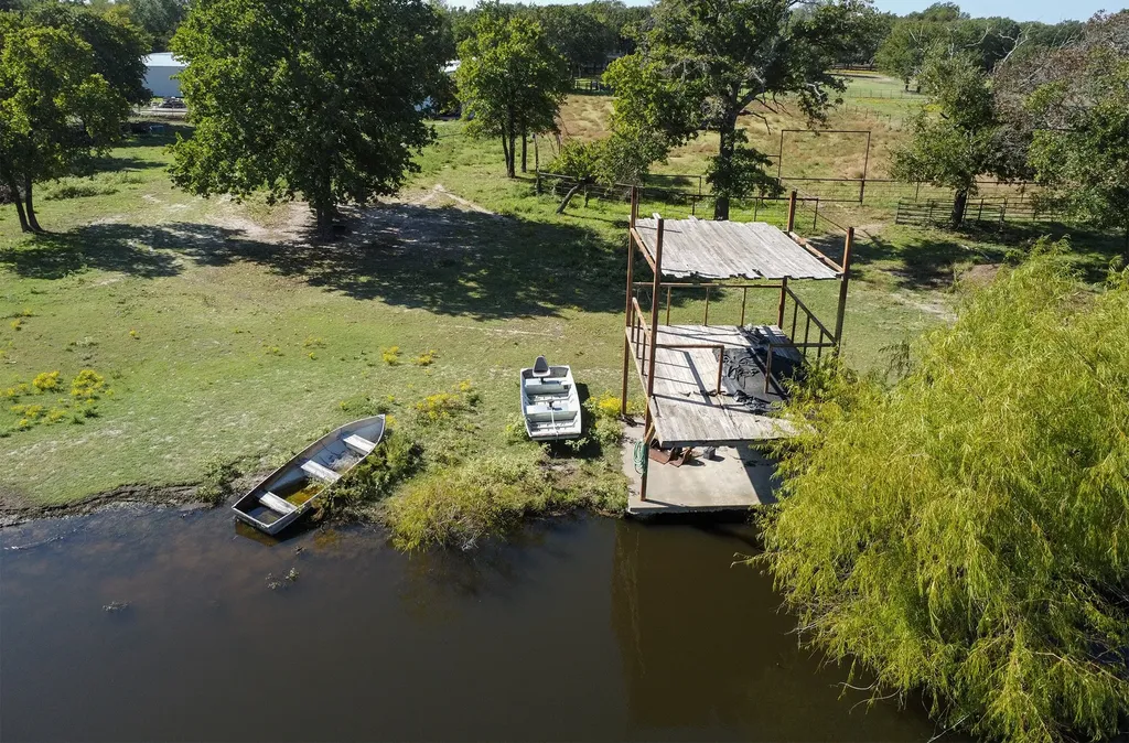 16300 County Road 255 Poetry TX 75160