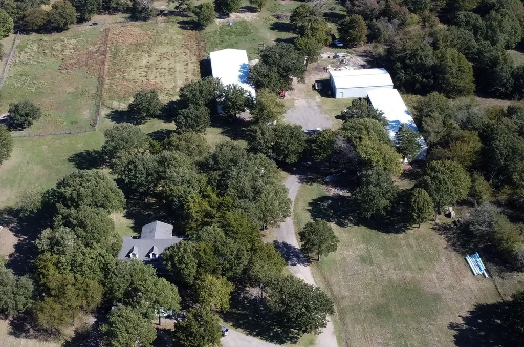 16300 County Road 255 Poetry TX 75160